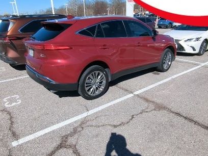 Used 2021 Toyota Venza XLE w/ Softex Package
