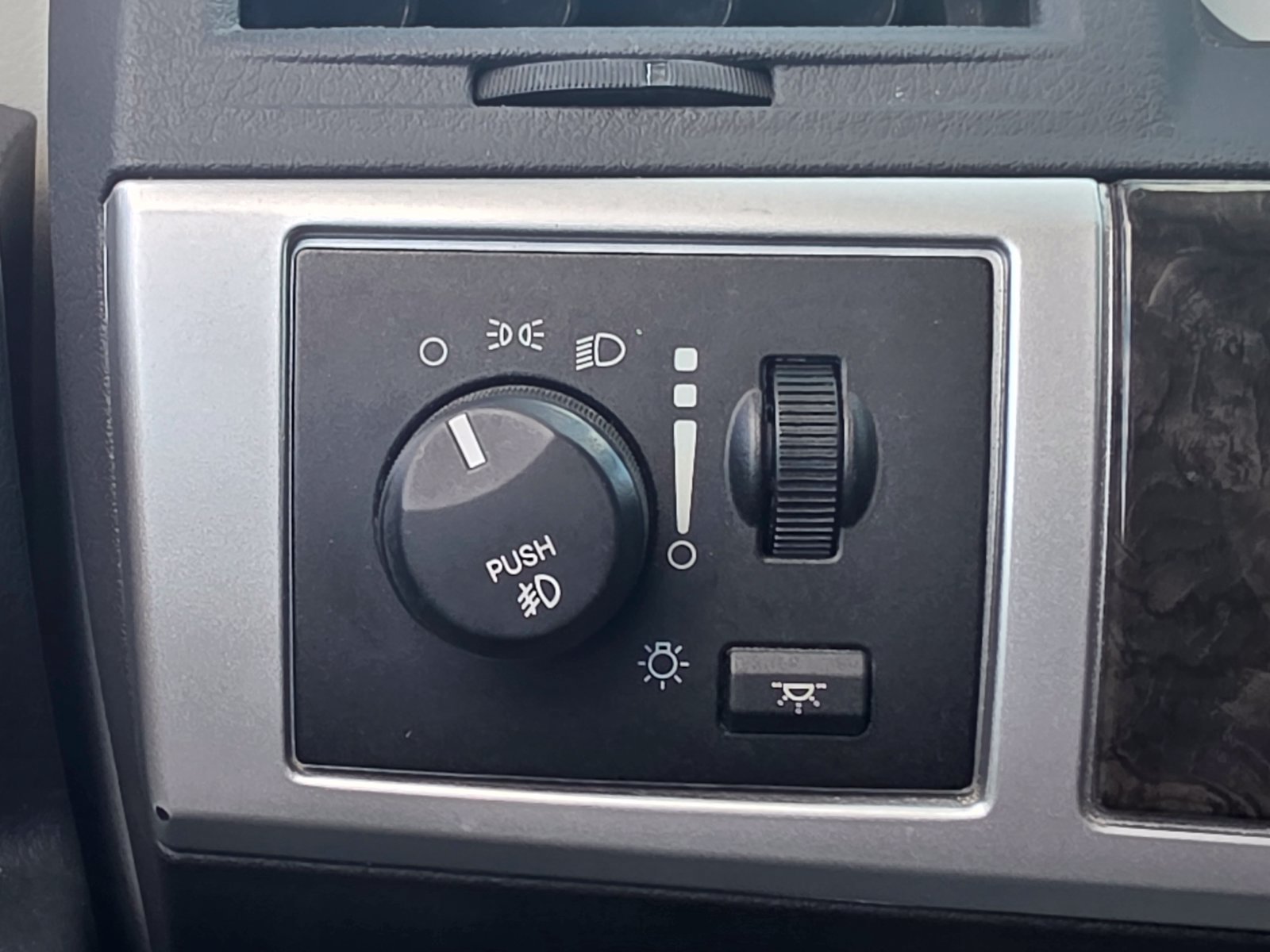 Used 2010 Dodge Grand Caravan SXT FWD image 33