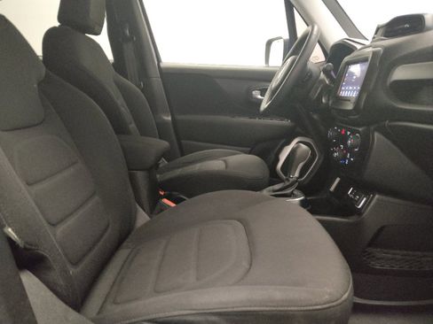 Used 2020 Jeep Renegade Latitude FWD image 21