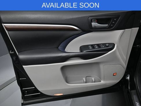 Certified 2016 Toyota Highlander Limited AWD/4WD image 11