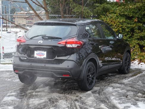 Certified 2020 Nissan Kicks S image 19