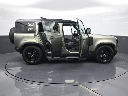 Used 2020 Land Rover Defender 110 HSE AWD/4WD image 31
