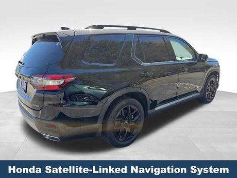 Used 2025 Honda Pilot Elite image 6