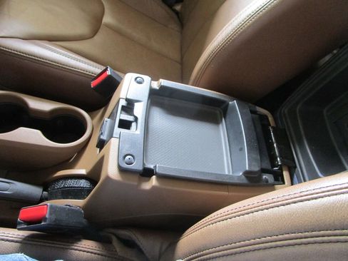 Used 2017 Jeep Wrangler Unlimited Sahara w/ Connectivity Group image 38