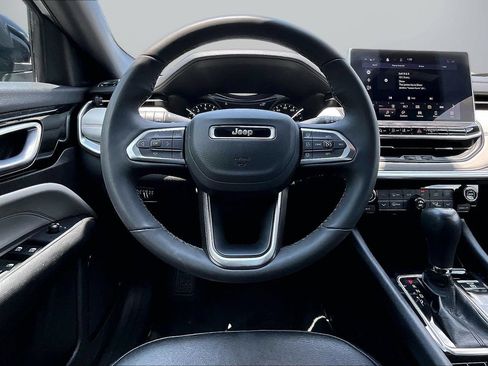 Certified 2025 Jeep Compass Limited AWD/4WD image 11