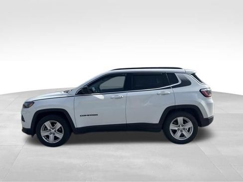 Used 2022 Jeep Compass Latitude w/ Sun and Sound Group FWD image 6
