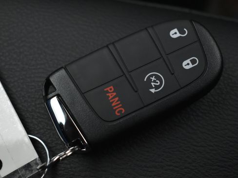 New 2026 Jeep Compass Latitude image 30