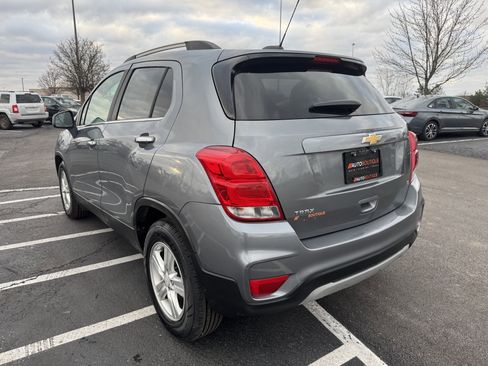 Used 2019 Chevrolet Trax LT w/ LT Convenience Package image 13