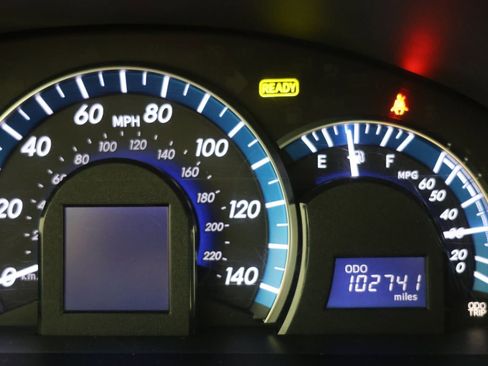 Used 2014 Toyota Camry SE w/ Moonroof Package image 11