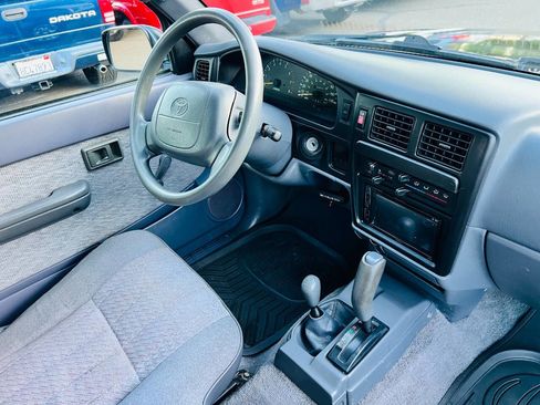 Used 1996 Toyota Tacoma 4x4 Xtracab V6 image 18