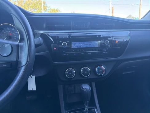 Used 2015 Toyota Corolla L image 14