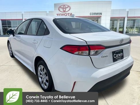 Used 2025 Toyota Corolla LE image 3