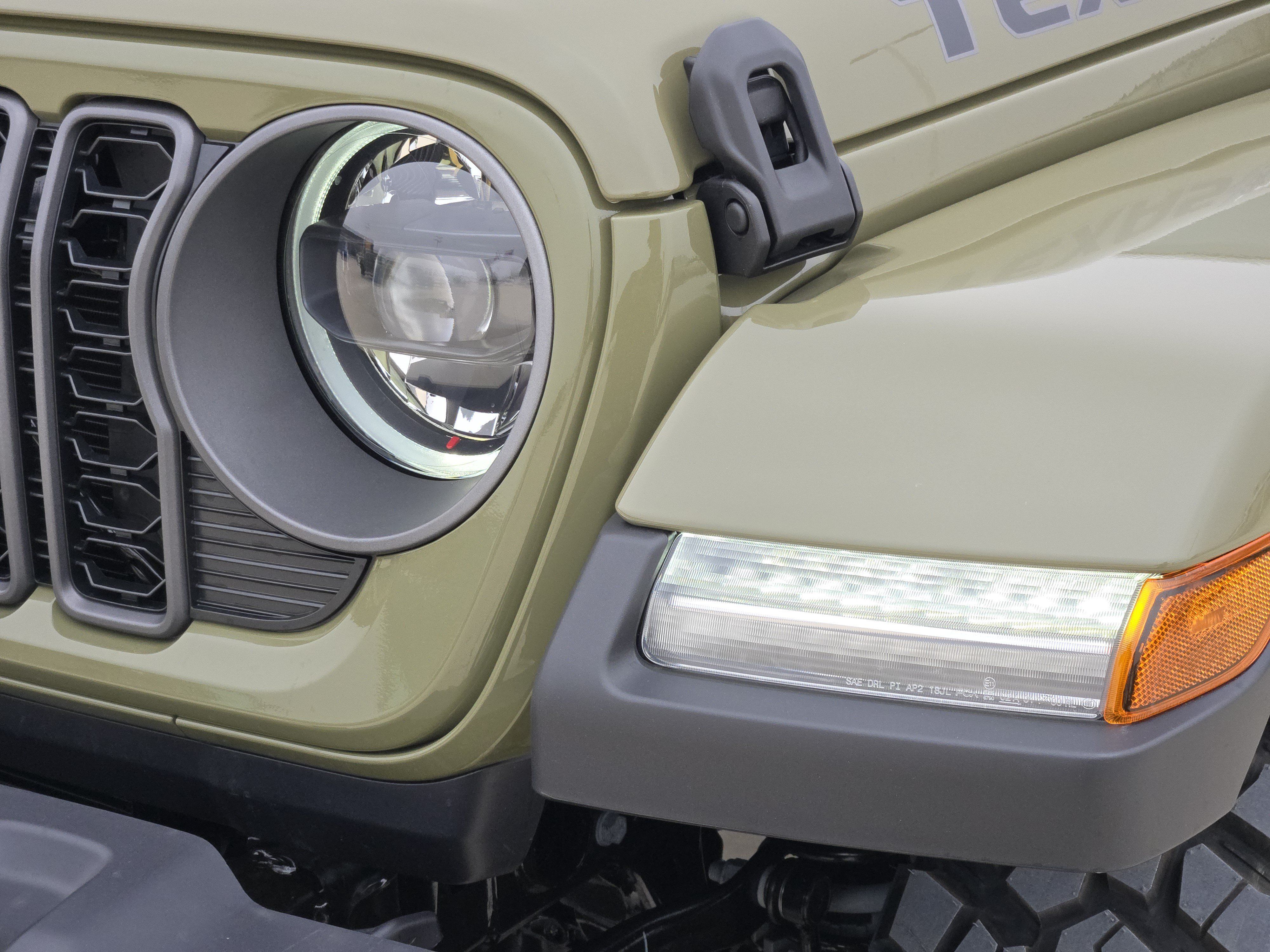 New 2026 Jeep Gladiator Sport AWD/4WD image 7