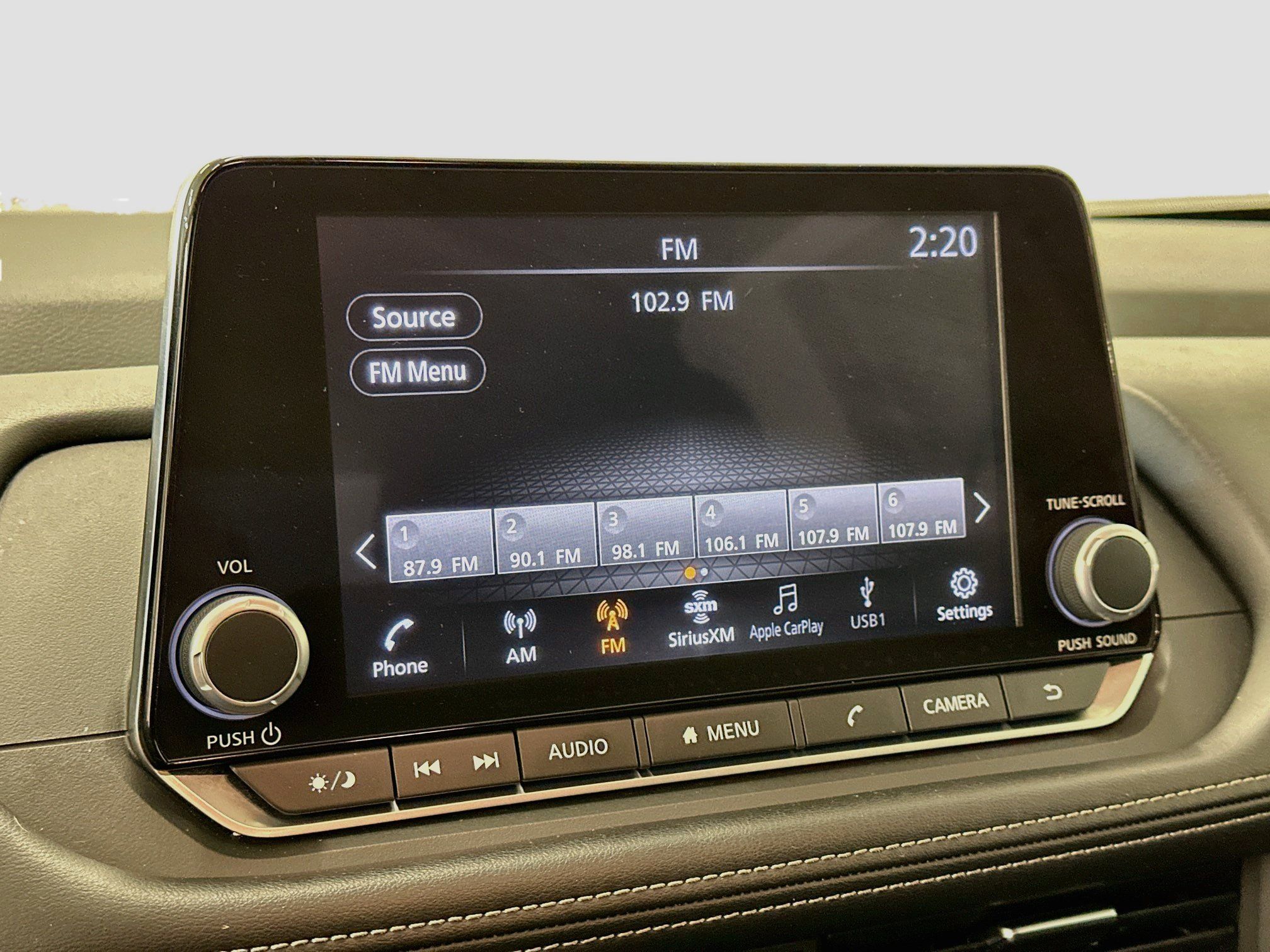 Used 2025 Nissan Rogue SV AWD/4WD image 21
