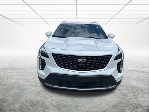 Used 2022 Cadillac XT4 Premium Luxury w/ Enhanced Visibility Package FWD image 8