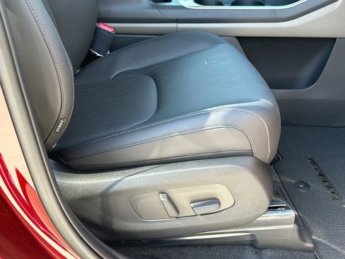 New 2026 Kia Carnival EX FWD image 14