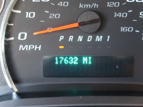 Used 2024 GMC Savana 2500 w/ Driver Convenience Package RWD image 26