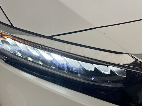 Used 2022 Honda Accord EX-L image 9