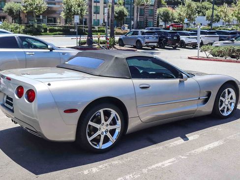 Used 2002 Chevrolet Corvette Convertible w/ Preferred Equipment Group2 RWD image 4