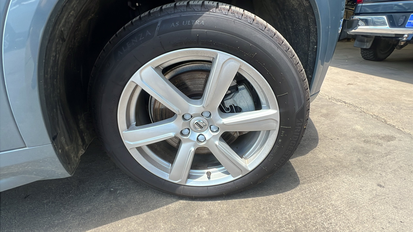 Used 2023 Volvo XC90 B5 Core AWD/4WD image 9