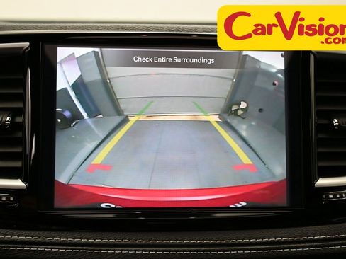 Used 2025 Chrysler Pacifica Limited image 22