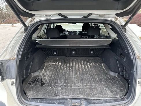 Used 2021 Subaru Outback Premium image 10