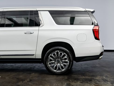 Used 2023 GMC Yukon XL Denali Ultimate image 15