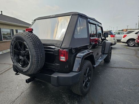 Used 2014 Jeep Wrangler Unlimited Sahara AWD/4WD image 27