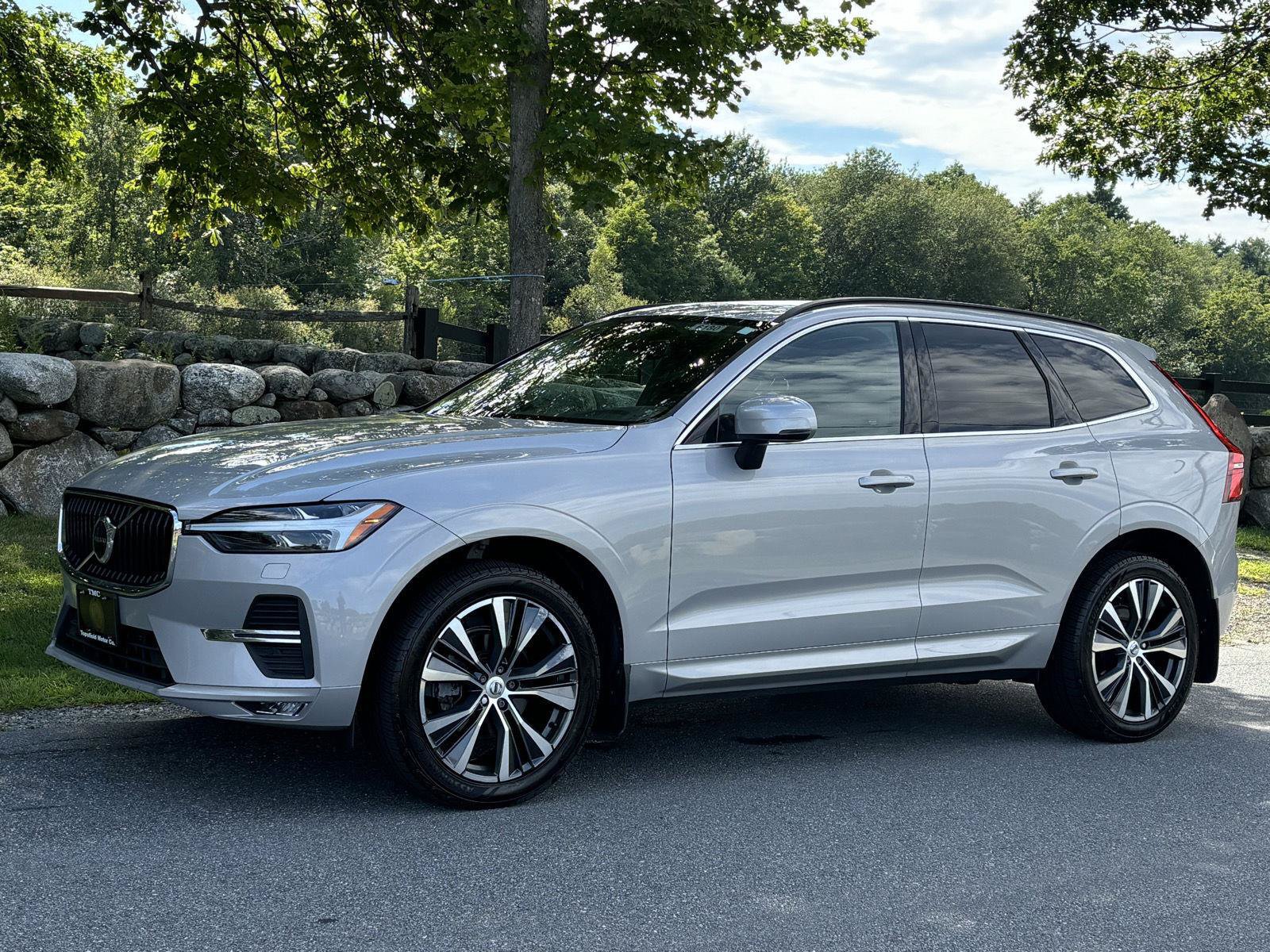 Used 2022 Volvo XC60 B5 Momentum w/ Climate Package AWD/4WD image 11