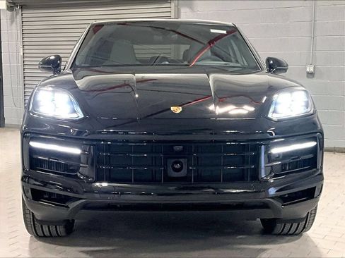 Used 2026 Porsche Cayenne E-Hybrid Coupe AWD/4WD image 22