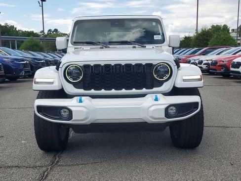 Used 2024 Jeep Wrangler High Altitude AWD/4WD image 2