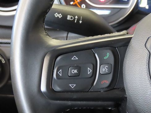 Used 2022 Jeep Wrangler Sport AWD/4WD image 31