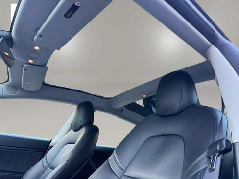 Used 2018 Tesla Model 3 Long Range RWD image 15