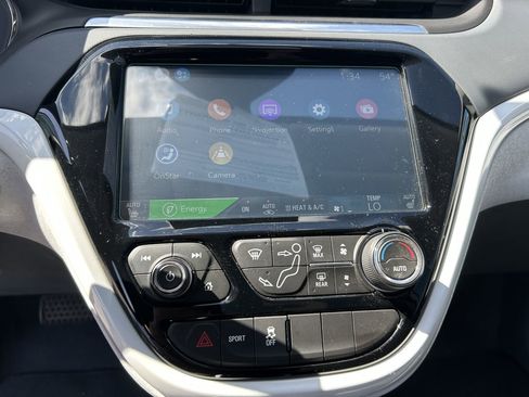 Used 2017 Chevrolet Bolt Premier w/ Driver Confidence II Package FWD image 9