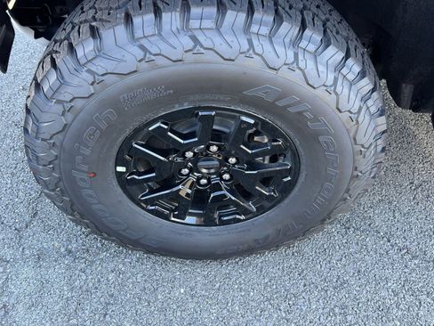 New 2025 Ford Bronco Raptor image 12