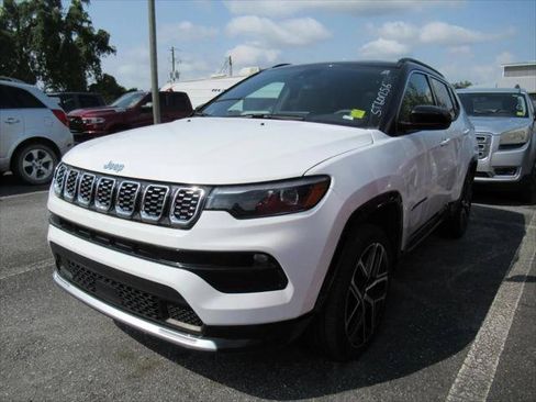 Certified 2025 Jeep Compass Limited w/ Elite Group AWD/4WD image 2
