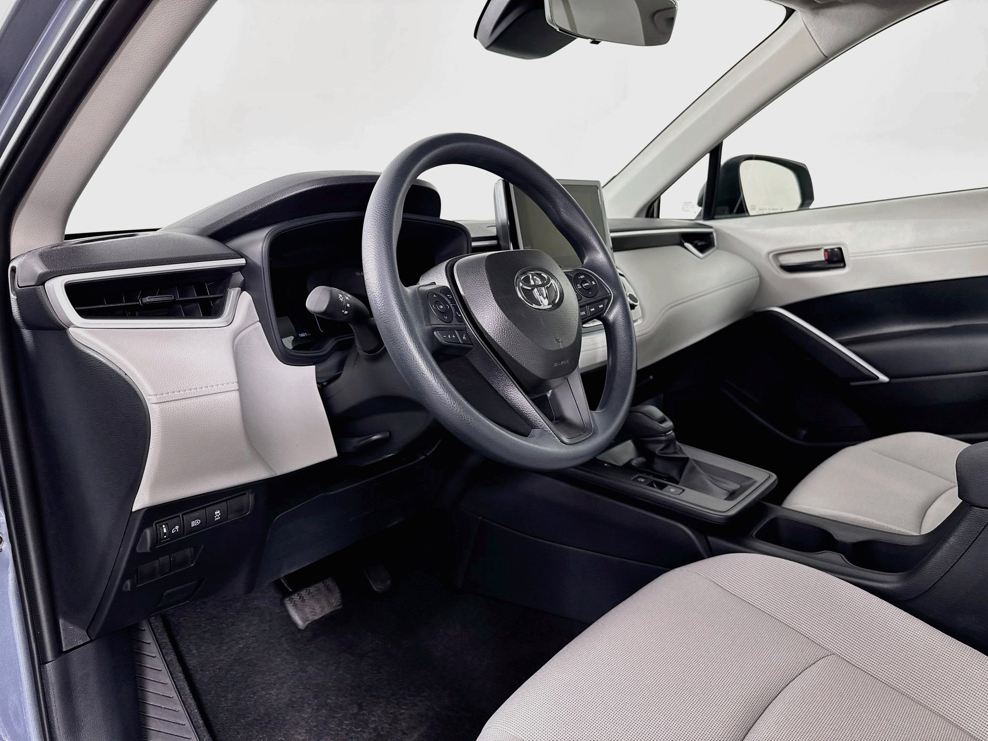 Certified 2026 Toyota Corolla Cross L AWD/4WD image 9