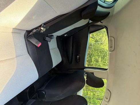 Used 2012 Toyota Yaris LE FWD image 27