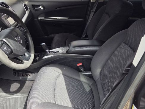 Used 2019 Dodge Journey SE FWD image 14