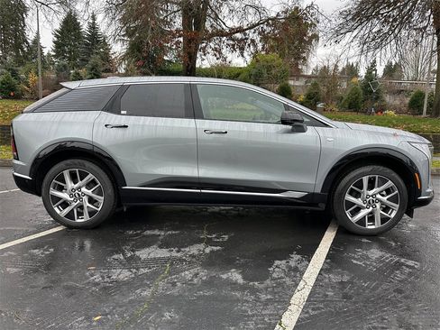 New 2026 Cadillac Optiq Luxury 1 image 6