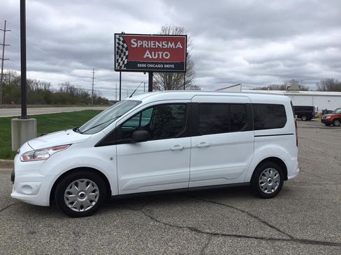 Used 2018 Ford Transit Connect XLT image 11