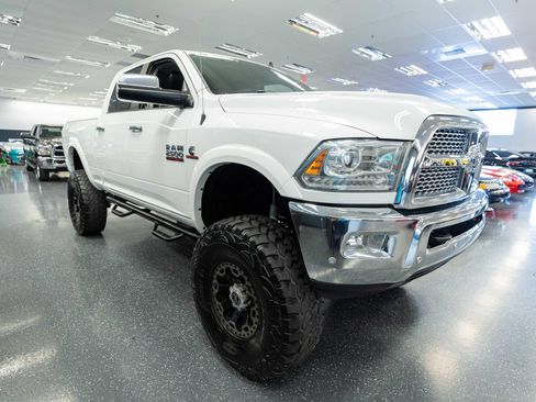 Used 2016 RAM 2500 Laramie AWD/4WD image 4