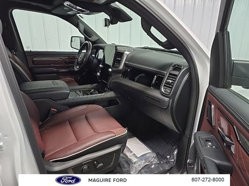 Used 2025 RAM 1500 Limited AWD/4WD image 20