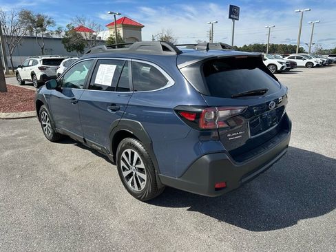 Used 2023 Subaru Forester Sport image 9