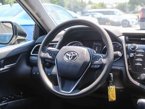 Used 2018 Toyota Camry LE FWD image 19