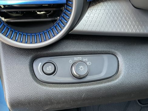 Used 2025 Chevrolet Trax LS FWD image 26