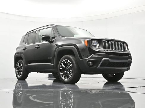 Used 2023 Jeep Renegade Latitude AWD/4WD image 38