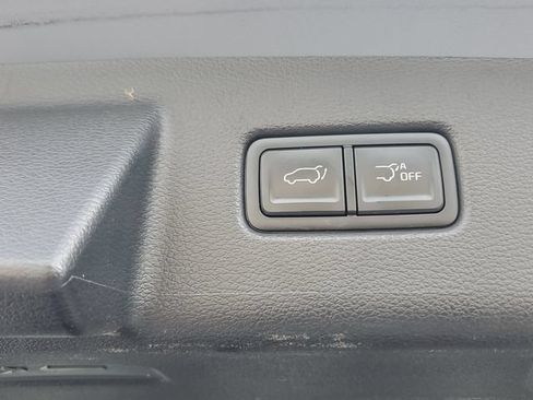 Used 2024 Kia Telluride EX w/ EX Captain's Chair Package FWD image 7