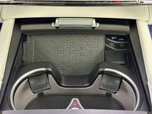 Used 2023 Mercedes-Benz Maybach GLS 600 4MATIC image 35