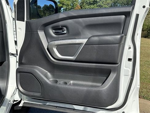 Used 2024 Nissan Titan SV w/ Accessory Utility Package image 15
